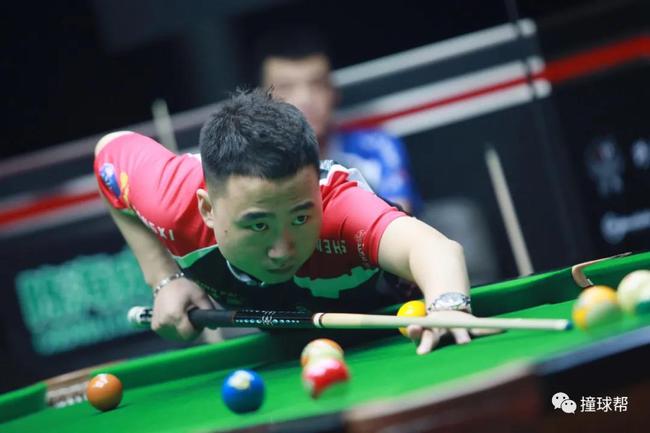 李明在比赛 李明在比赛